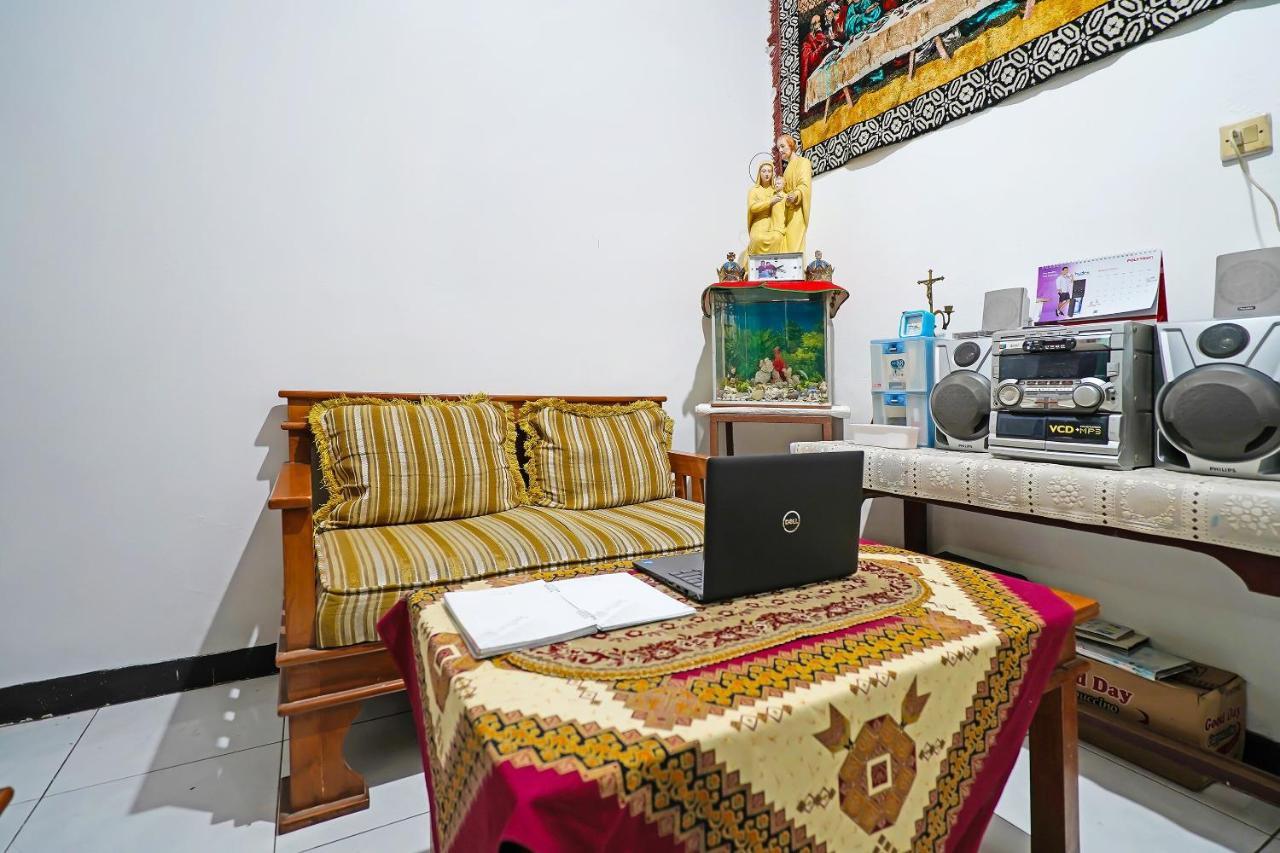 Spot On 91723 Sony Homestay Syariah Sukabumi Exterior photo
