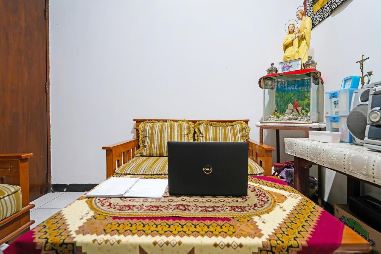Spot On 91723 Sony Homestay Syariah Sukabumi Exterior photo